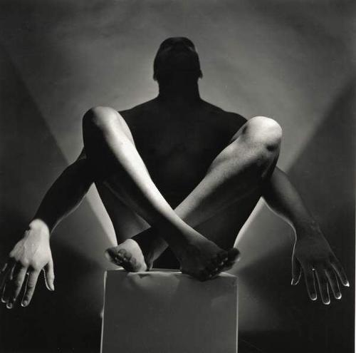 Male Nude Frontal light- legs crossed & arms out, 1950.jpg