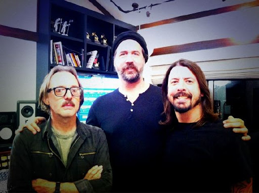 Dave Grohl confirma a Krist Novoselic en el nuevo disco de Foo Fighters Butch Vig - Krist Novoselic - Dave Grohl - octubre 2010