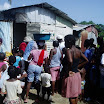 giving hotdogs in Munoz Batey (59).jpg