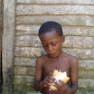 giving hotdogs in Munoz Batey (62).jpg