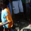 giving hotdogs in Munoz Batey (89).jpg