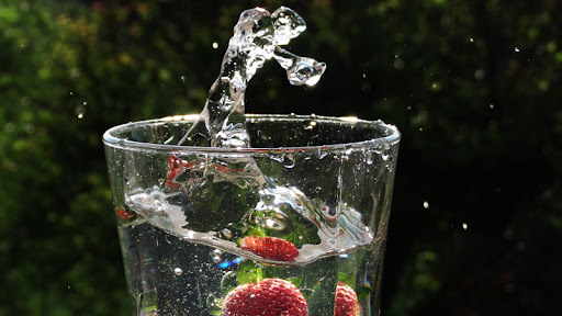 fragola foto slow motion rallentatore strawberry