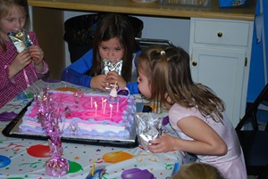 [A 6th Bday party_022010 171 [2].jpg]