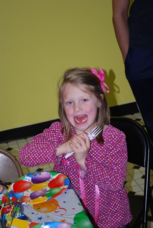 [A 6th Bday party_022010 202 [2].jpg]