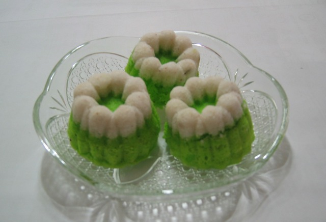 [Pandan_Soft_Cake[4].jpg]