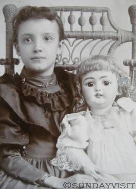 Antique photograph bisque doll Simon & Halbig Heinrich Handwerck S & H ca. 1895