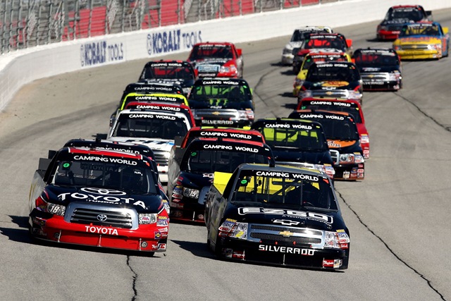 [2010 Atlanta1 NCWTS doublewide restart[4].jpg]