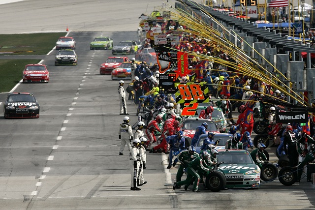[2010 Atlanta1 NSCS pit stops[4].jpg]