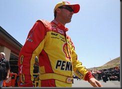 2010 Infineon Kevin Harvick walks in garage