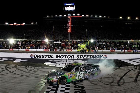 [2010 Bristol Aug NSCS Kyle Busch burnout[3].jpg]
