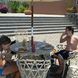  &ndash; Kids enjoying a cheeseburger at Tripui