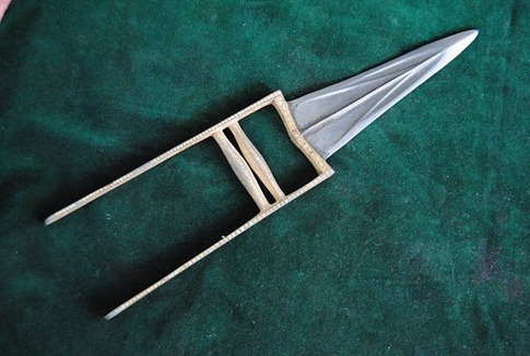 [mughal katar 101 -1[3].jpg]
