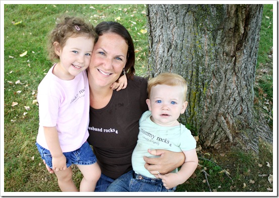 Momma & Kiddos in shirts