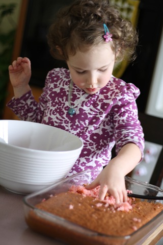 [CakePopsAliTableDancing0012.jpg]