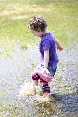 [Puddle Jumping 3[8].jpg]
