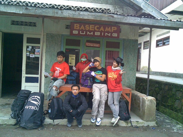 [061120100042.jpg]