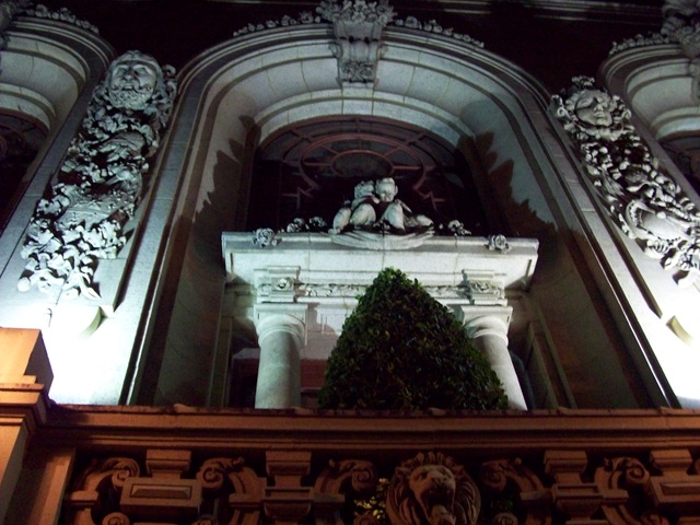 [038 night shot of cherubs on side of Adolphus Hotel[4].jpg]