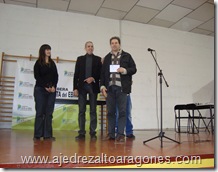 Javier Fontana con el premio de 3er clasificado.
