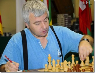 GM. Kiril Georgiev, vencedor del Open durante la última ronda.
