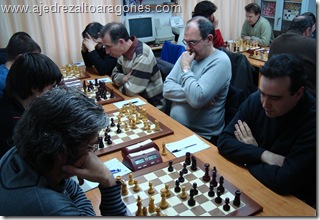 Equipo de la Agrupación B de frente.