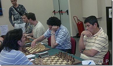 Jaime Casas con Granda en primer plano contra St. Casablanca