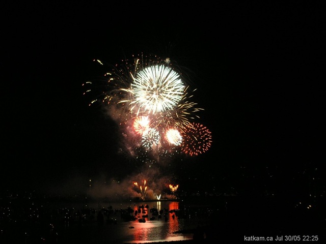 [VancouverWebcam_fireworks[5].jpg]