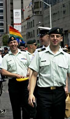[Parada Gay de Toronto 2008 - Richard Wahab-Toronto CTV[6].jpg]
