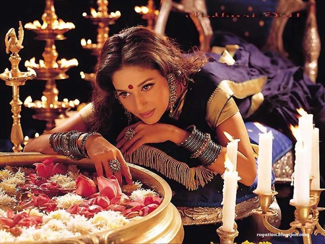 [madhuri_dixit1.j3.jpg]
