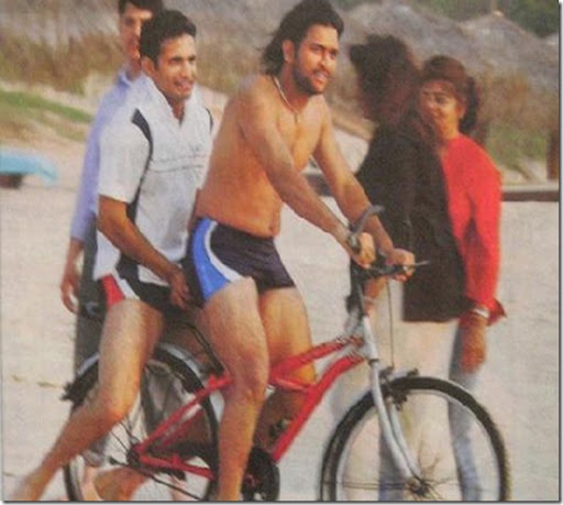 nude%20picture%20dhoni_thumb%5B4%5D.jpg