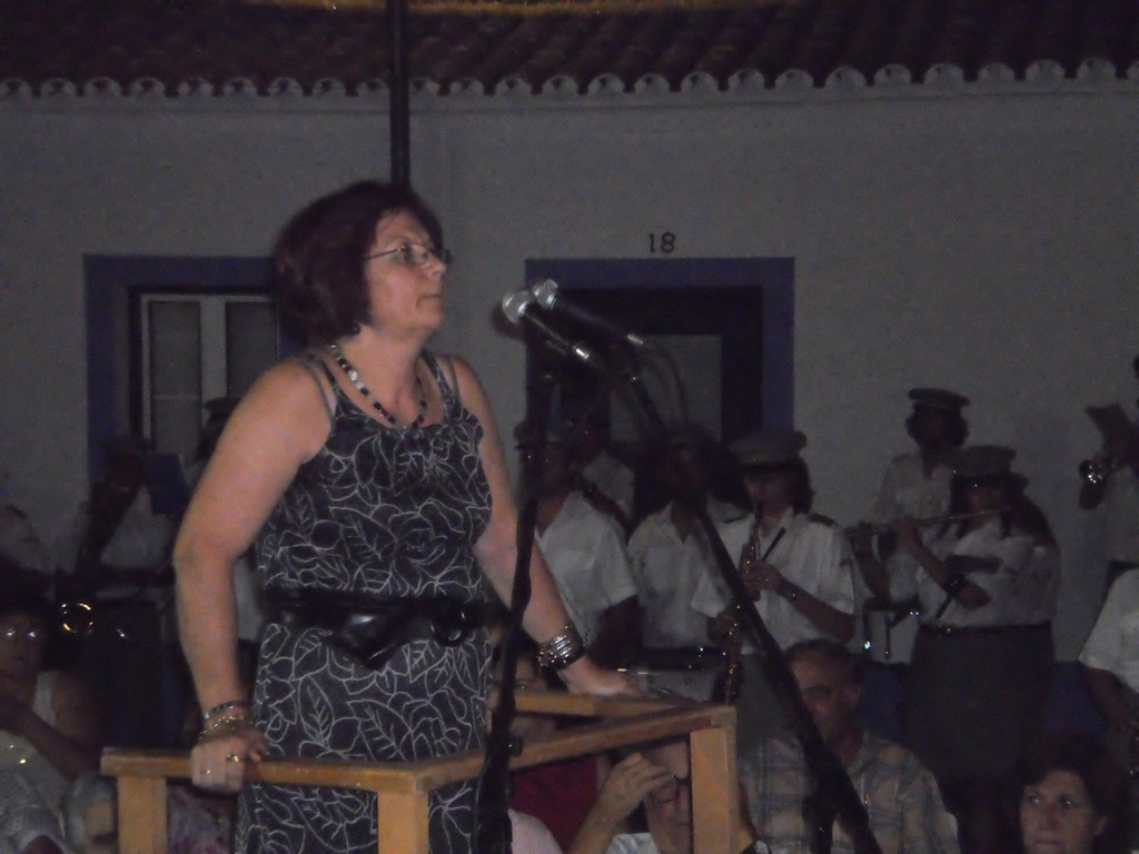 [Festas 2010 R 237[7].jpg]