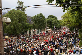 Peace rally funnels through a cordon created by Maoist protestors
