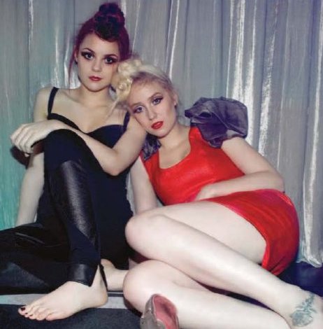 %Lady Gaga Justin Bieber SKINS: Kathryn Prescott y Lily Loveless DIVAs