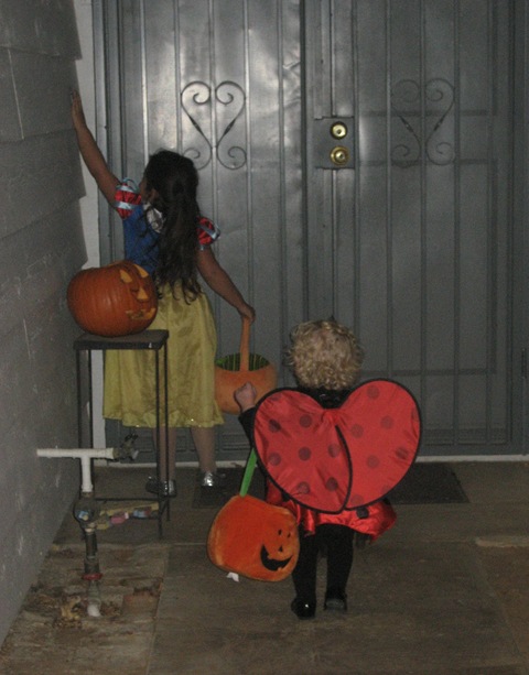 [Halloween Night 011[10].jpg]