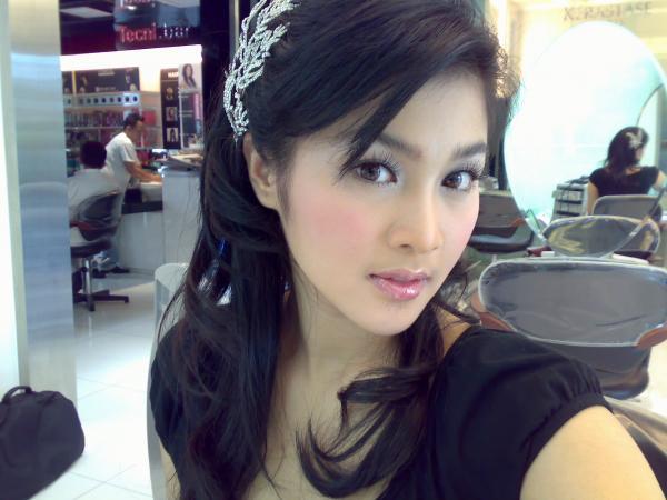 Indonesia Actress: Sandra Dewi Photo Gallery: Indonesia Actress: Sandra Dewi