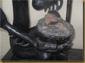 Patung asmat - isi mangkuk Patung asmat - isi mangkuk