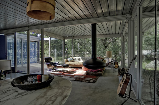 Minimalist Living Room Interior House Design