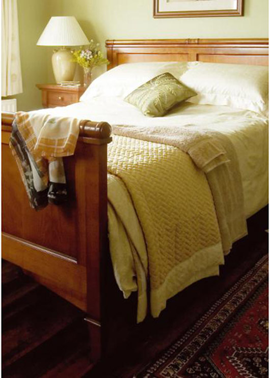 antique wooden bedroom furniture