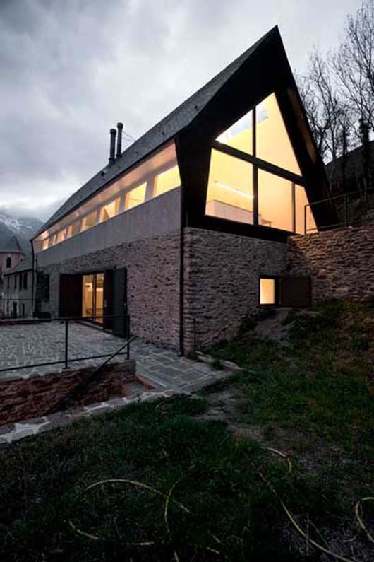 stone wall home exterior decorating photos
