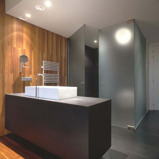 Modern Home Design Luxurious Interior Decorating Glass Box Bathroom luxury interior decorating glass box bathroom