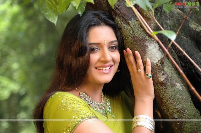 Collections of mirchi actress<br />
Collections of mirchi actress<br />