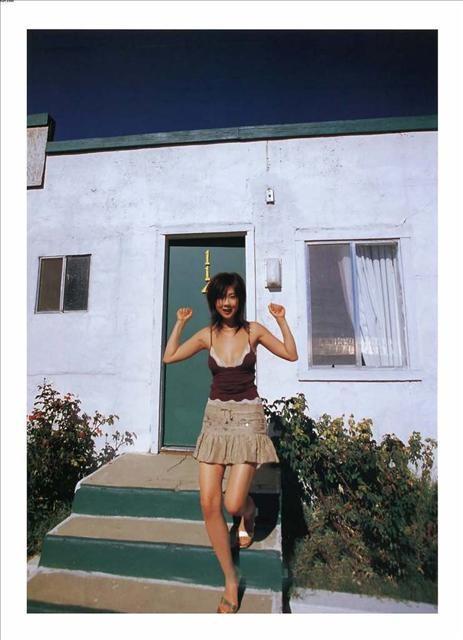 Aki Hoshino, Japanese bikini idol 1884121106.jpg