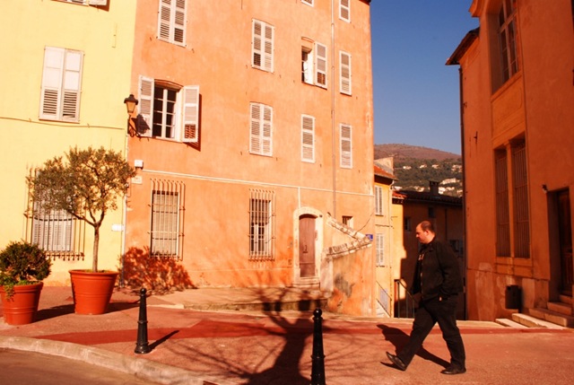 [PACA0827.jpg]