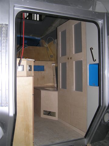 pb220001_200.jpg