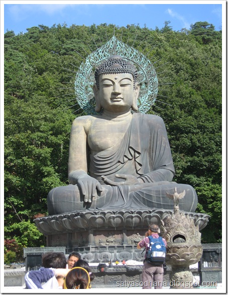 Statue of Lord Budhha, soraksan,S.Korea ..another view