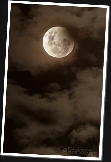 Final Moon by bazzabent (Barry Greenland) @deviantART