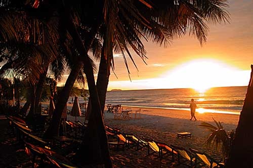 ko-samet-beach-sunrise ko-samet-beach-sunrise