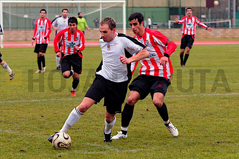 Foto Miguel Rodríguez Gómez Guille intenta frenar a Méndez