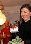 Su-young gets chocolate that will soon be stolen