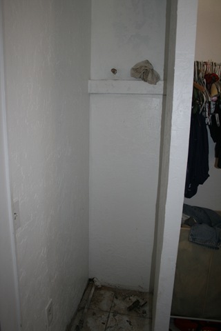 [upstairs shower 011[4].jpg]