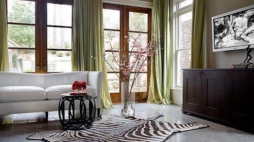[decorpadlivingroomwithzebrarugcitron[2][1].jpg]